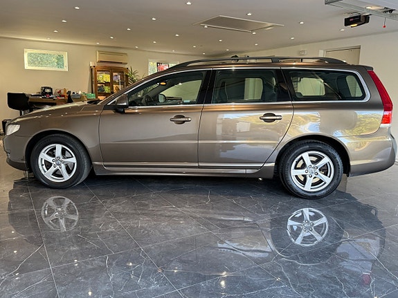 Volvo V70 6 of 14