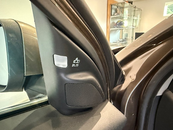 Volvo V70 14 of 14