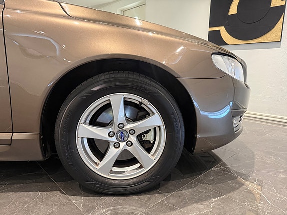 Volvo V70 4 of 14