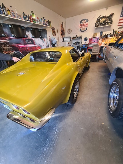 Chevrolet Corvette 5 of 6
