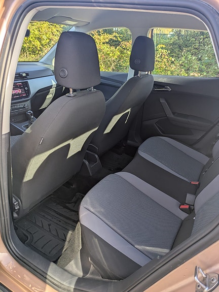 Seat Arona 4 of 6