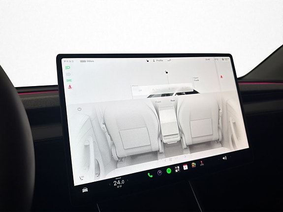 Tesla Model Y 23 of 30