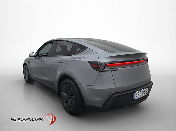 Tesla Model Y 6 of 30