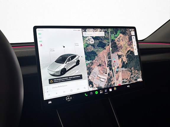 Tesla Model Y 20 of 30