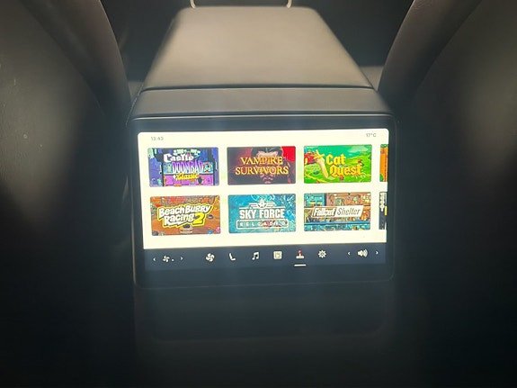 Tesla Model Y 27 of 30