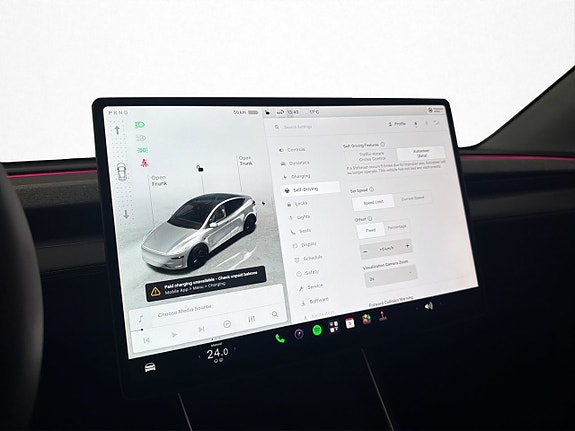 Tesla Model Y 24 of 30