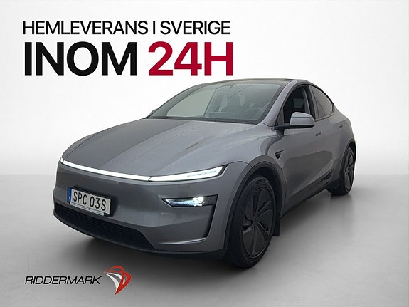 Tesla Model Y 4 of 30