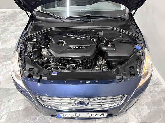 Volvo V60 12 of 25