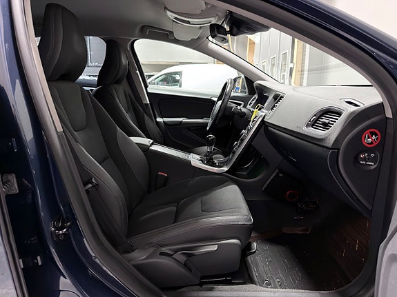 Volvo V60 20 of 25