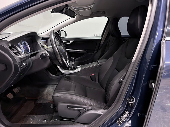 Volvo V60 13 of 25