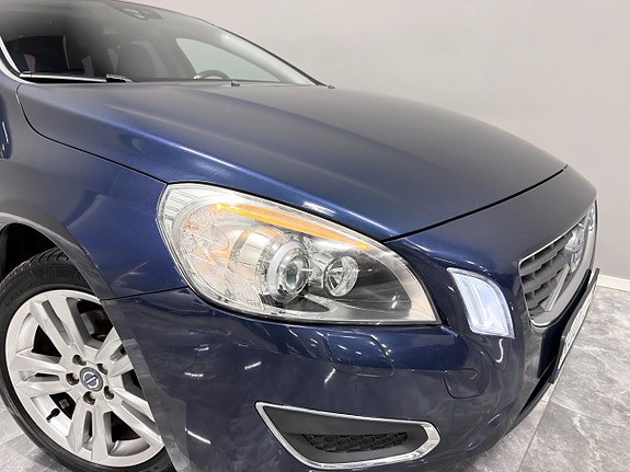 Volvo V60 10 of 25
