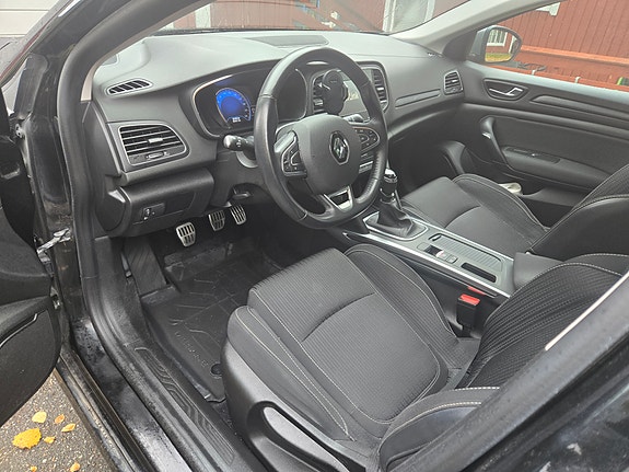 Renault Megane IV 5 of 6