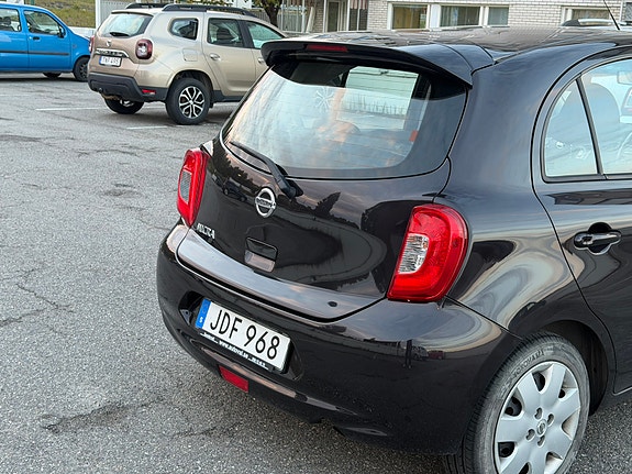 Nissan Micra 4 of 5