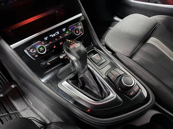 BMW 218d 20 of 30