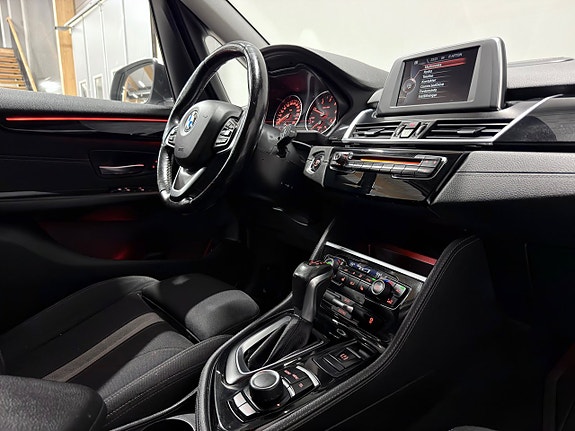 BMW 218d 22 of 30