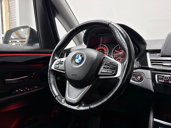BMW 218d 21 of 30