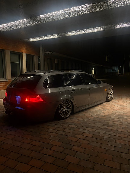 BMW 525d 2 of 8