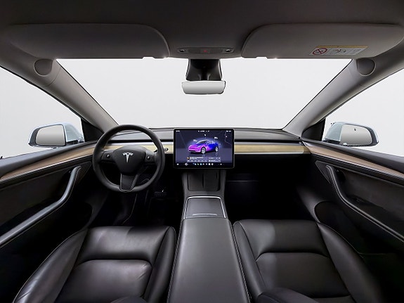 Tesla Model Y 11 of 19