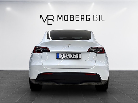 Tesla Model Y 6 of 19