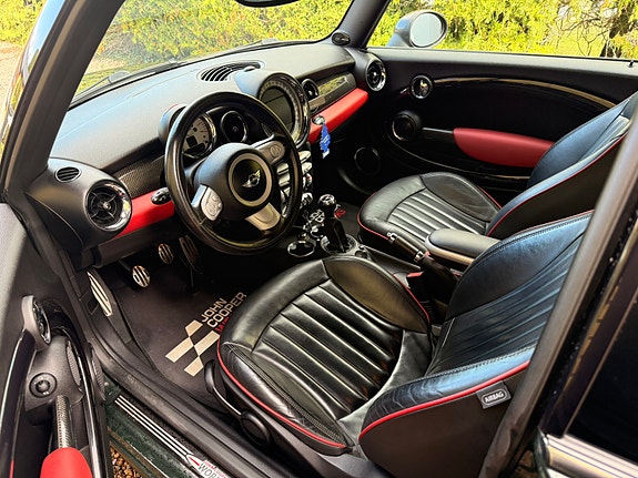 MINI John Cooper Works 2 of 8