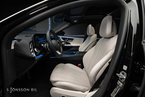 Mercedes-Benz E300 12 of 25