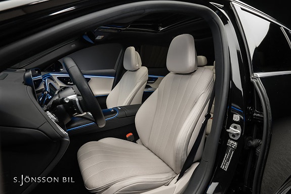 Mercedes-Benz E300 19 of 25