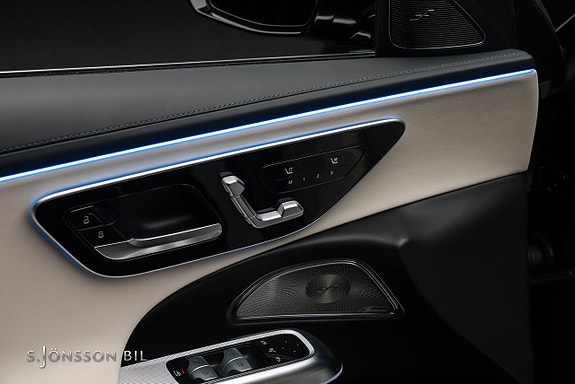 Mercedes-Benz E300 21 of 25