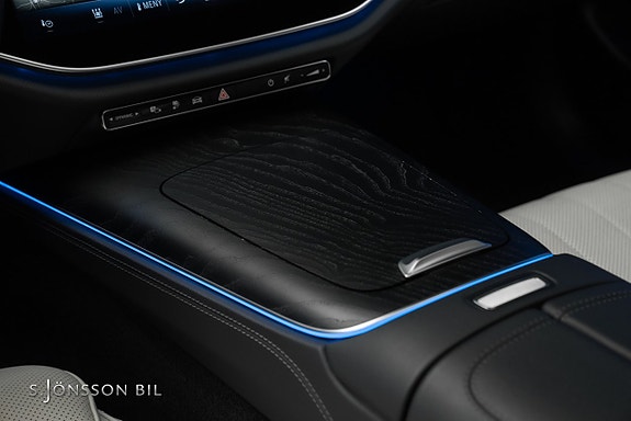 Mercedes-Benz E300 23 of 25