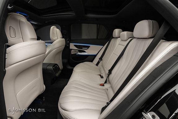 Mercedes-Benz E300 13 of 25
