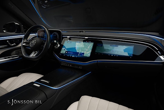 Mercedes-Benz E300 14 of 25