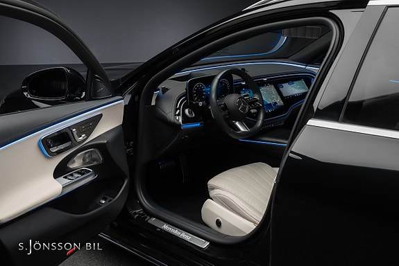 Mercedes-Benz E300 18 of 25