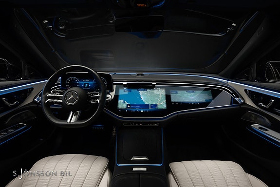 Mercedes-Benz E300 17 of 25