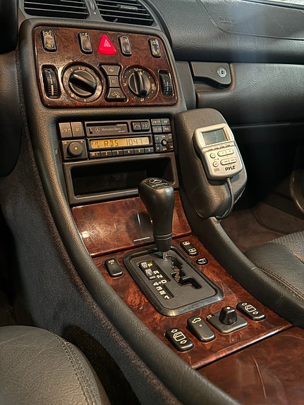 Mercedes-Benz CLK200 12 of 12