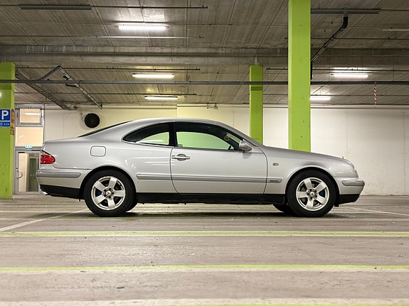 Mercedes-Benz CLK200 6 of 12