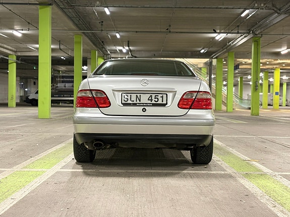 Mercedes-Benz CLK200 5 of 12