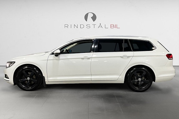 Volkswagen Passat 4 of 17
