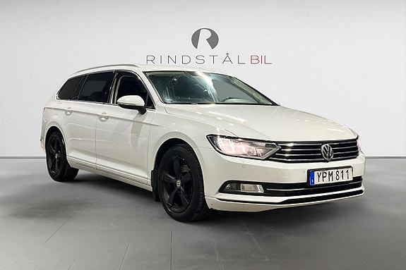 Volkswagen Passat 9 of 17