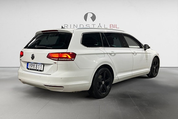 Volkswagen Passat 7 of 17