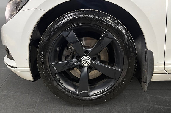Volkswagen Passat 16 of 17