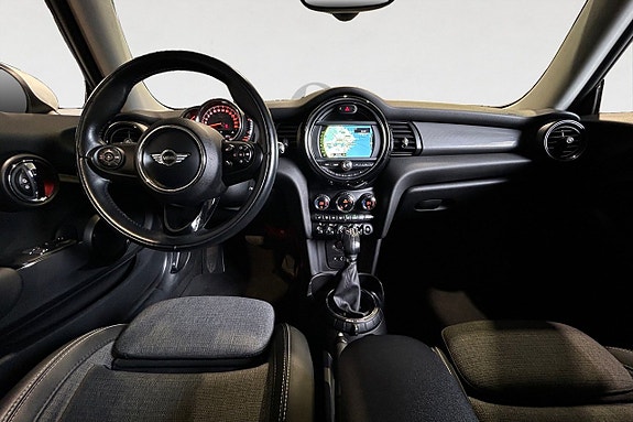 MINI Cooper 11 of 17