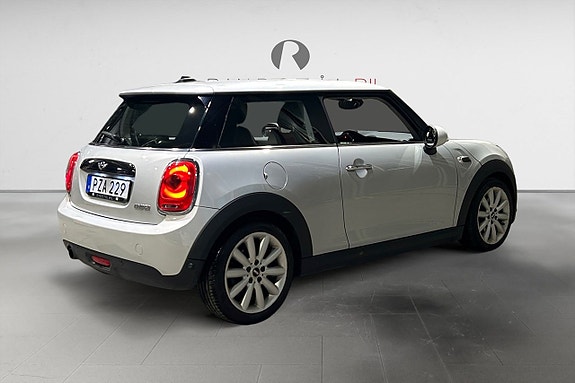 MINI Cooper 7 of 17