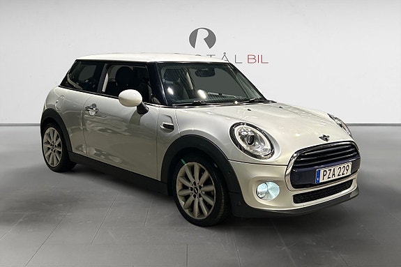 MINI Cooper 9 of 17