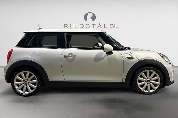 MINI Cooper 8 of 17