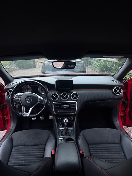 Mercedes-Benz A180 4 of 6