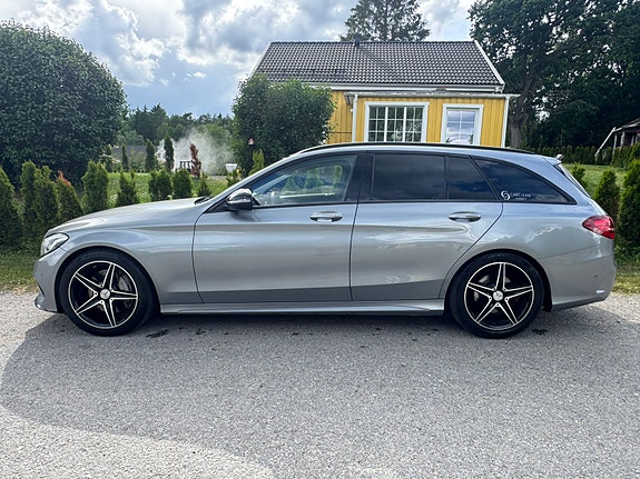 Mercedes-Benz C250 3 of 4