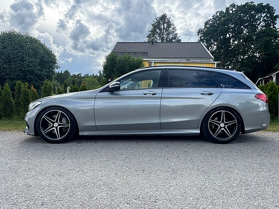 Mercedes-Benz C250 2 of 4