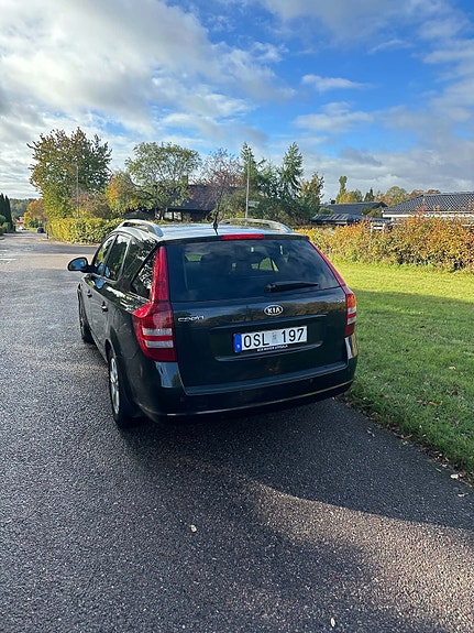 Kia Ceed 4 of 7