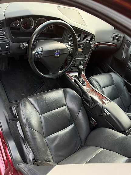 Volvo V70 5 of 6