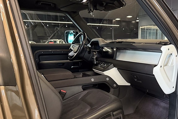 Land Rover Defender 90 11 of 15