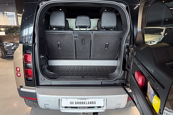 Land Rover Defender 90 13 of 15
